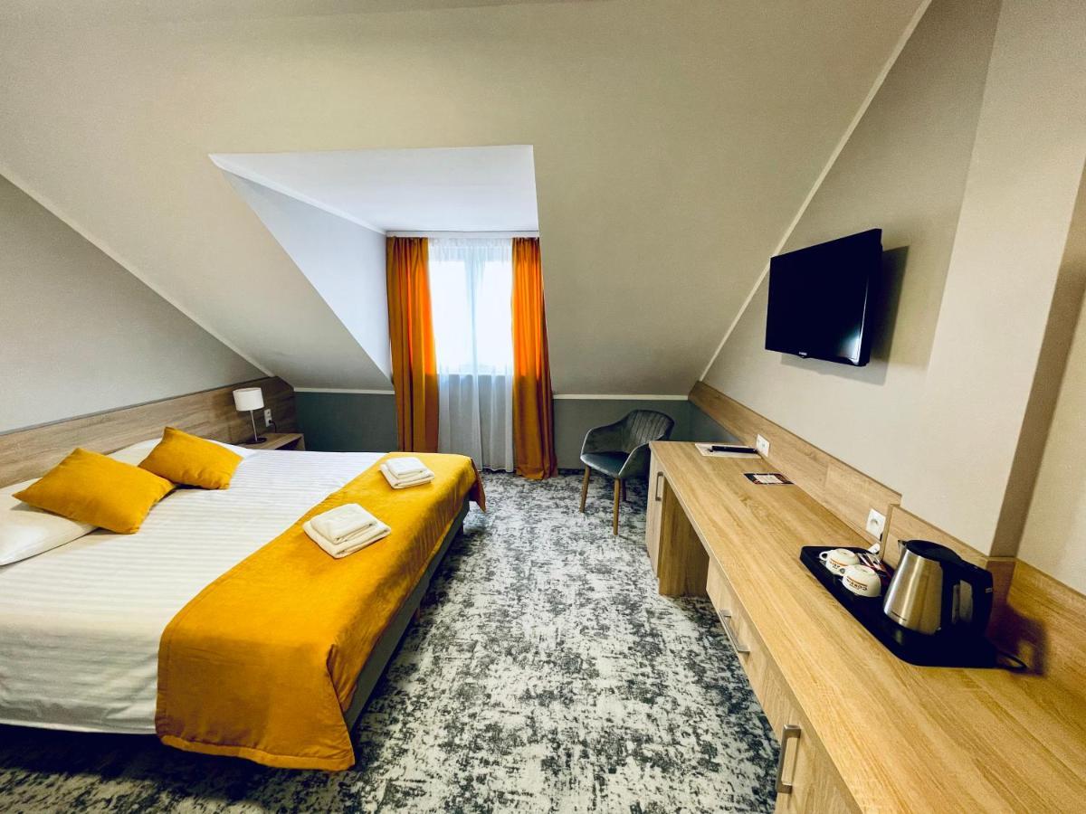 Hotel Muzakowski Łęknica Esterno foto